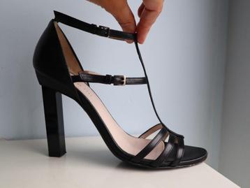 Hugo Boss pumps - sandalettes - zwart maat 39 - aparte hak!!