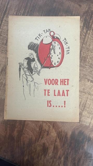 Boek, badges, brieven, postkaarten. Mk beschikbaar voor biedingen