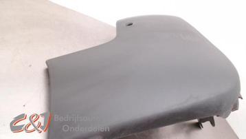 Bumperhoek links-achter van een Opel Vivaro beschikbaar voor biedingen