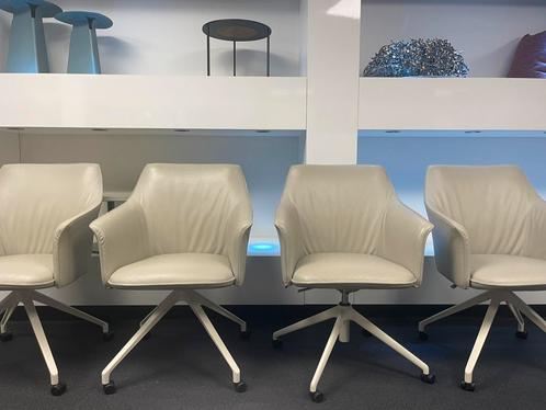 Nieuw 4 Leolux Mara leder eetkamerstoelen Twist, Huis en Inrichting, Stoelen, Nieuw, Stof, Ophalen