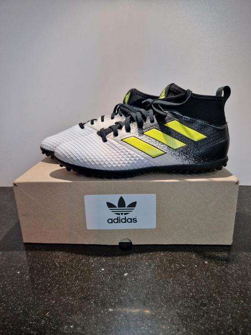 Adidas top voetbalschoenen 40