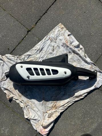 Sm04 uitlaat 125/180cc topstaat! beschikbaar voor biedingen