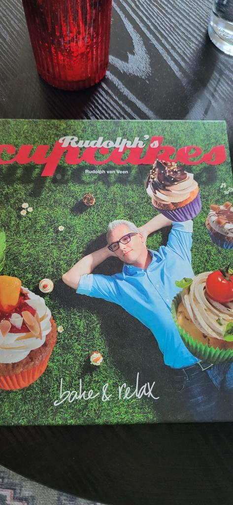 Rudolph van Veen - Rudolph's cupcakes, Boeken, Kookboeken, Zo goed als nieuw, Ophalen of Verzenden