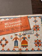 Vintage borduur boekje; randen.borduren in kruissteek, Ophalen of Verzenden, Gebruikt, Patroon