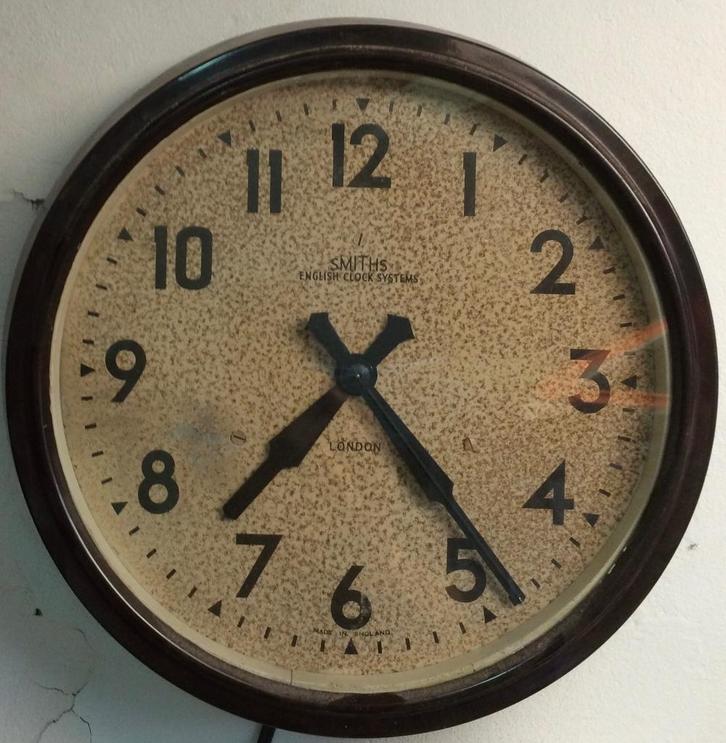 Smith English Clock Systems slaafklok, Antiek en Kunst, Antiek | Klokken, Ophalen of Verzenden