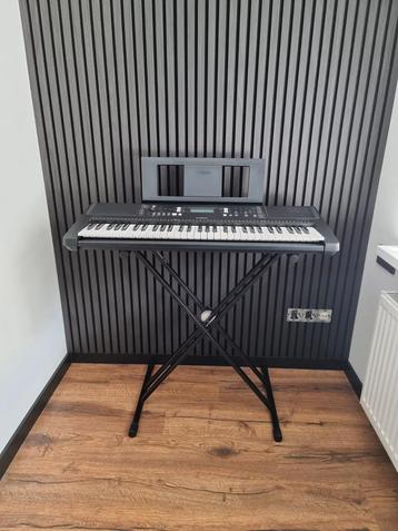 Yamaha PSR-E373 Keyboard + Standaard beschikbaar voor biedingen