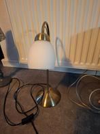 Leuke tafellamp van koper met glazen mat kapje, Huis en Inrichting, Lampen | Tafellampen, Ophalen, Zo goed als nieuw, Minder dan 50 cm