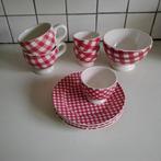 At home by marieke 2 grote  kommen,2 mokken,2 taartbordjes,, Huis en Inrichting, Keuken | Servies, Ophalen of Verzenden, Zo goed als nieuw