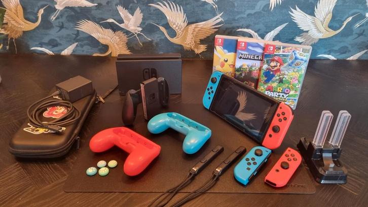 Nintendo Switch XL pakket!, Spelcomputers en Games, Spelcomputers | Nintendo Switch, Zo goed als nieuw, Switch Original, Met 2 controllers
