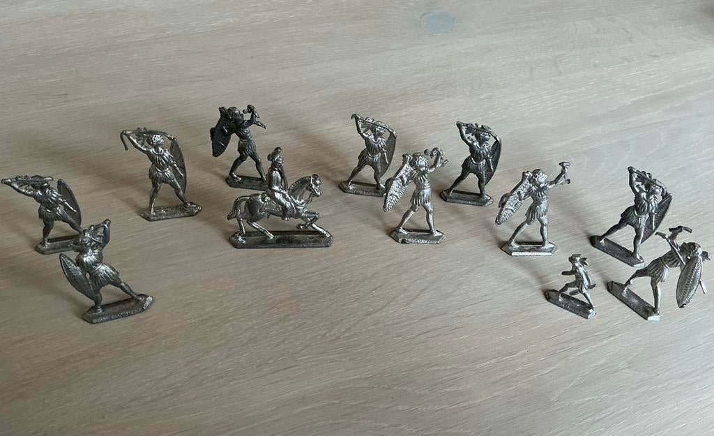 TINNEN FIGUURTJES - ZEER OUD - 12 STUKS., Ophalen of Verzenden