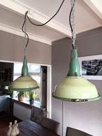 Twee zware hanglampen. Uit russiche machinefabriek., Huis en Inrichting, Lampen | Hanglampen, Ophalen, Minder dan 50 cm