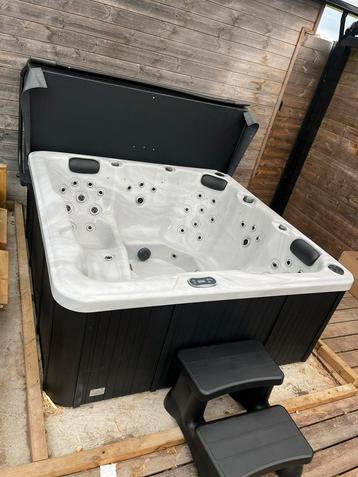 Balboa jacuzzi’s nieuw Superdeals! beschikbaar voor biedingen