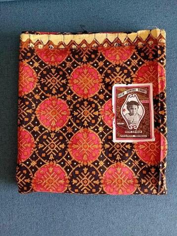 Batikstof beschikbaar voor biedingen