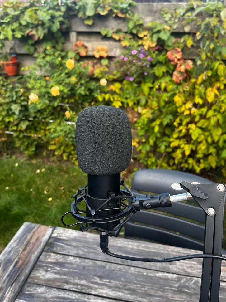 Maono USB microfoon + armstand (compleet set), Muziek en Instrumenten, Microfoons, Zo goed als nieuw, Studiomicrofoon, Ophalen