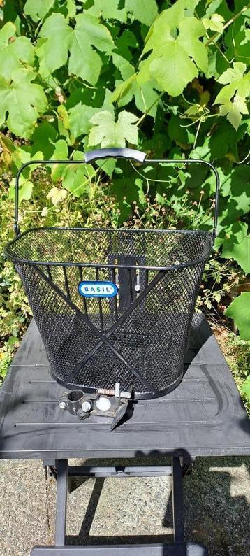 fietsenmand Basil beschikbaar voor biedingen