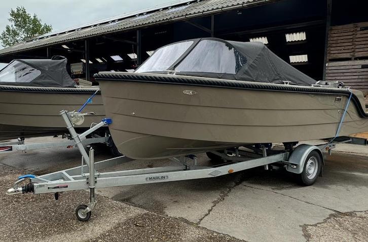 Nette Marlin bun boottrailer 1500kg - Deep V, Watersport en Boten, Boottrailers, Gebruikt, Sloepentrailer, 1500 tot 3000 kg, 6 tot 9 meter