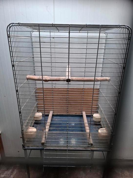Papegaaienkooi gebruikt 70x50x90.Totale hoogte 170 cm, Dieren en Toebehoren, Vogels | Hokken en Kooien, Gebruikt, Vogelkooi, Metaal