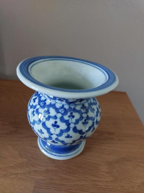 Een (chinees) porseleinen kwispedoor of vaas., Antiek en Kunst, Antiek | Porselein, Ophalen of Verzenden
