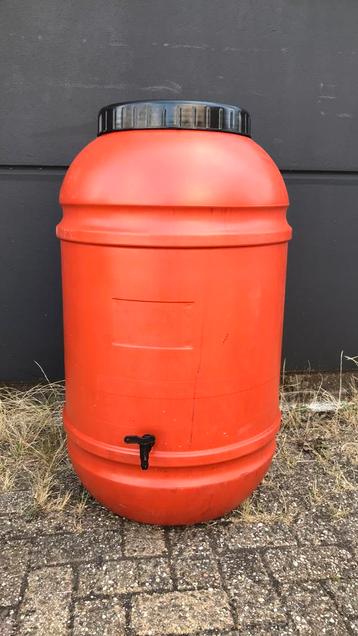 Regenton terracotta de laatste !! nu € 19 per stuk 230 liter beschikbaar voor biedingen