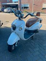 Iva retro scooter zeer goede staat!, Fietsen en Brommers, Snorfietsen en Snorscooters, Overige merken, Benzine, Ophalen of Verzenden