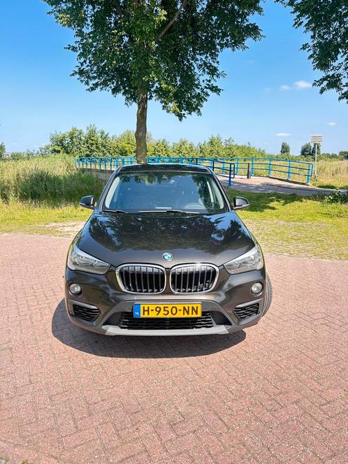BMW X1 Sdrive18d 150pk Aut 2016 Bruin High Executive, Auto's, BMW, Particulier, X1, ABS, Achteruitrijcamera, Adaptive Cruise Control