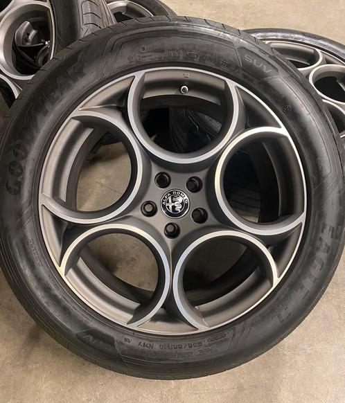19” Originele Alfa Romeo Stelvio Velgen + Zomerbanden, Auto-onderdelen, Banden en Velgen, Banden en Velgen, Zomerbanden, 19 inch