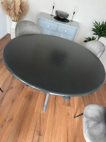 Houten ronde eettafel 