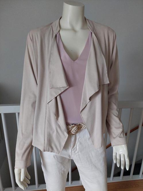 Suedine jasje beige Falino Maat 44 zo goed als nieuw, Kleding | Dames, Jasjes, Kostuums en Pakken, Zo goed als nieuw, Maat 42/44 (L)