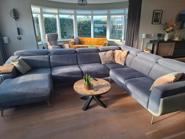 Grote hoekbank met verstelbare hoofdsteunen, Huis en Inrichting, Banken | Bankstellen, Gebruikt, Hoekbank, Vierpersoons of meer