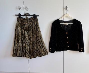Goudkleurige rok met zwart fluwelen jasje,  Princess maat 40 beschikbaar voor biedingen