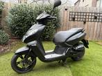 Scooter Peugeot Kisbee black edition 2008, Fietsen en Brommers, Scooters | Peugeot, Ophalen, Overige modellen, Benzine