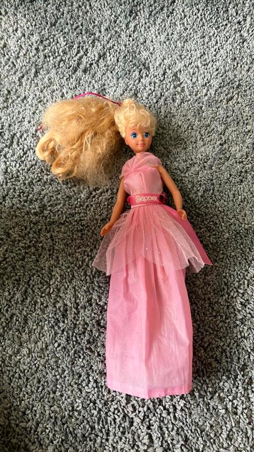 Vintage Skipper pop 1987 met originele accessoires en jurk, Verzamelen, Poppen, Zo goed als nieuw, Pop, Ophalen of Verzenden