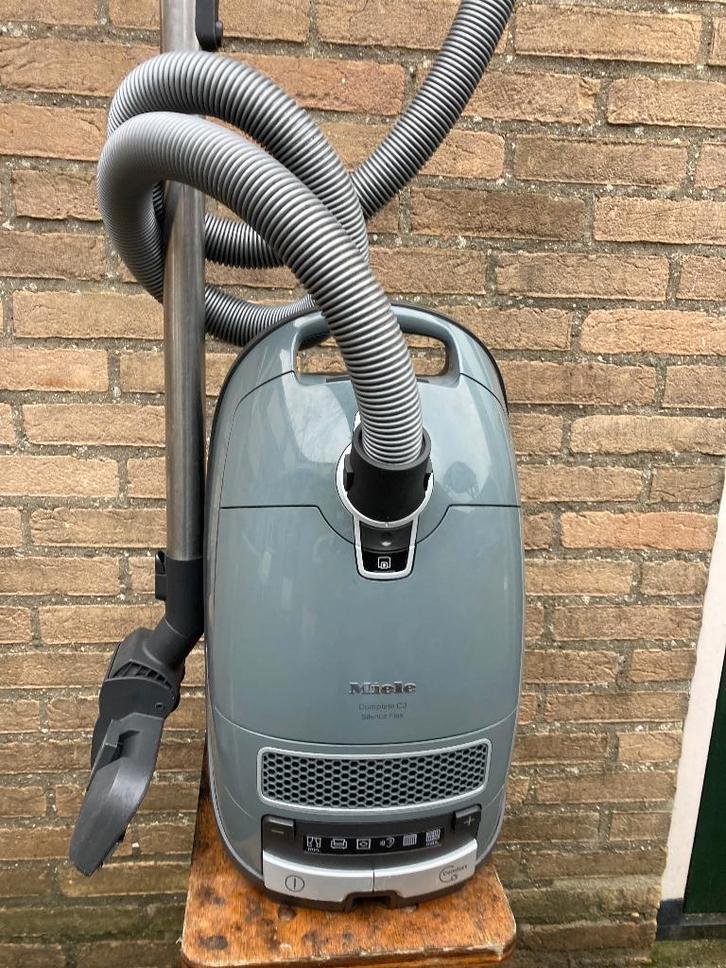 Miele Complete C3 Silence Flex stofzuiger, Witgoed en Apparatuur, Stofzuigers, Gebruikt, Stofzuiger, Minder dan 1200 watt, Stofzak