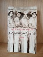 De hormoon fabriek - Saskia Goldschmidt ROMAN, Gelezen, Ophalen of Verzenden