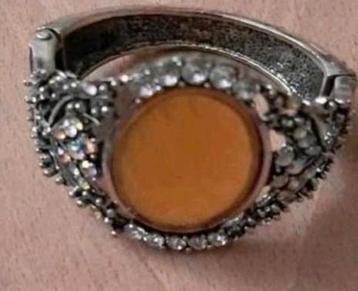 Vintage Armband met steentjes
 beschikbaar voor biedingen