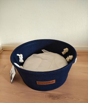 Nieuwe kattenmand diepblauwe kleur. beschikbaar voor biedingen
