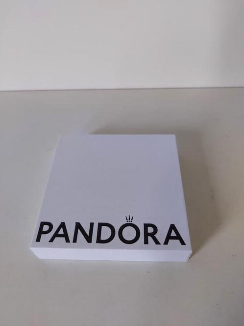 Aangeboden een origineel Pandora sieraden doosje (4), Sieraden, Tassen en Uiterlijk, Armbanden, Nieuw, Wit, Ophalen of Verzenden