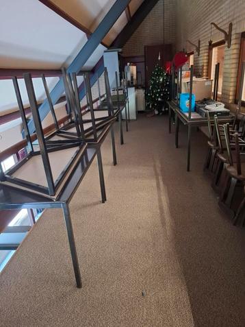 Formica tafels beschikbaar voor biedingen