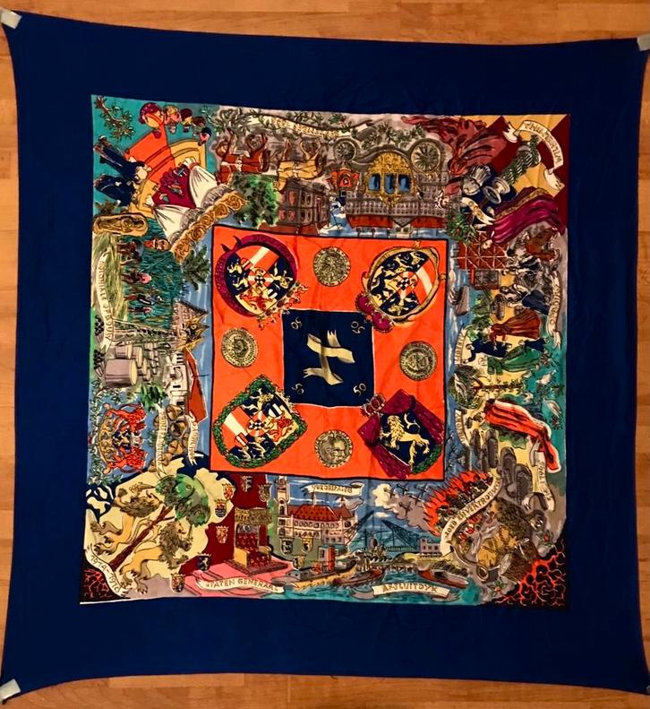 Vintage Sjaal Koningin Wilhelmina 50 jaarJubileum, Verzamelen, Koninklijk Huis en Royalty, Verzenden