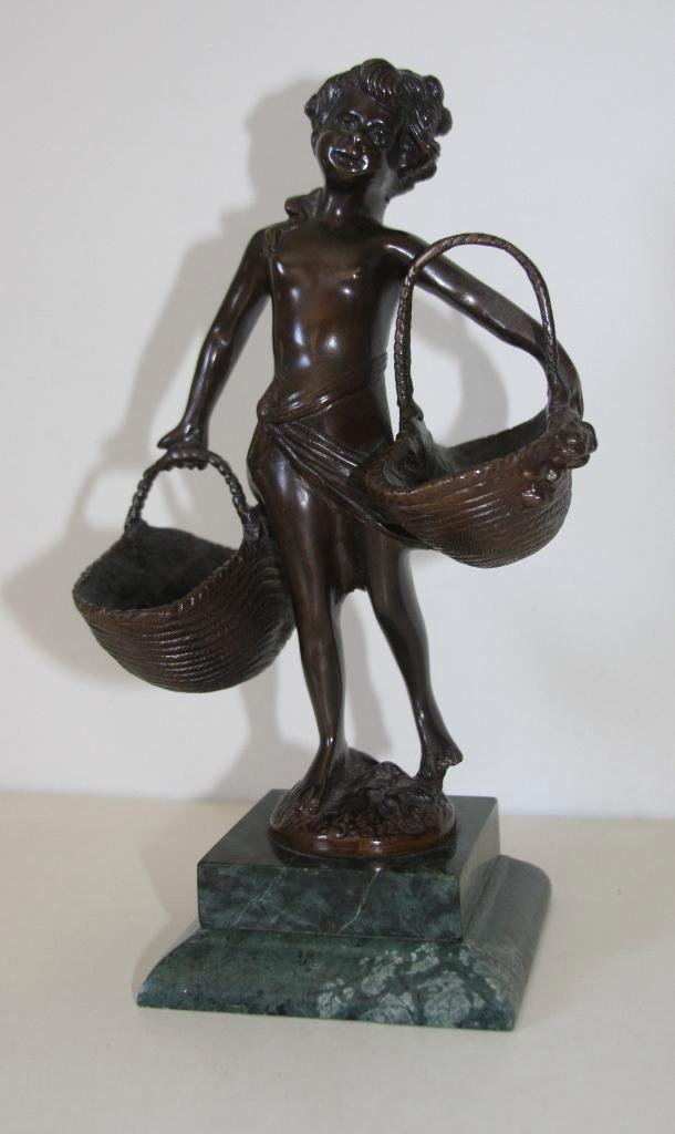 Suzanne Bizard bronzen beeld op marmeren sokkel, Antiek en Kunst, Kunst | Beelden en Houtsnijwerken, Ophalen of Verzenden