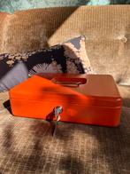 Retro vintage oranje metalen geldkistje met sleutels, Antiek en Kunst, Ophalen