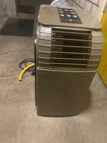 Goedwerkende mobiele airco beschikbaar voor biedingen