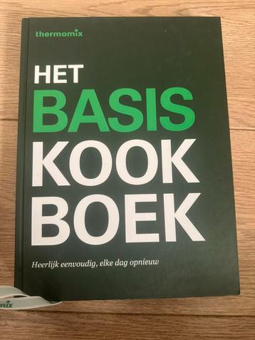 Het basis kookboek heerlijk eenvoudig elke dag opnieuw beschikbaar voor biedingen