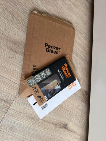 Panzerglass Iphone 16 pro beschikbaar voor biedingen