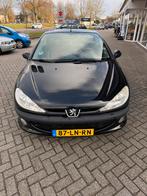 Peugeot 206 1.6 16V CC 2003 Zwart, Auto's, Peugeot, Voorwielaandrijving, 4 cilinders, Cabriolet, 4 stoelen
