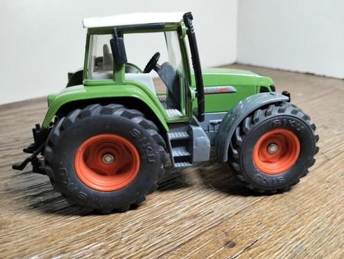 Te koop Siku Fendt Favorit 712 Vario Licht groen . (A)., Hobby en Vrije tijd, Modelauto's | 1:32, Zo goed als nieuw, Tractor of Landbouw