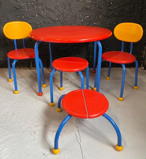 Ikea vintage Memphis Hagberg Puzzel tafel atoeltjes krukjes, Kinderen en Baby's, Kinderkamer | Tafels en Stoelen, Gebruikt, Tafel(s) en Stoel(en)