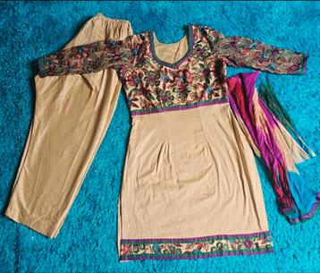 salwar kameez  beschikbaar voor biedingen