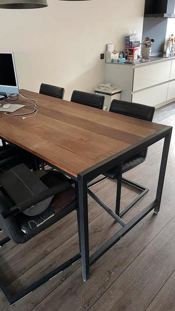 Industriele mangohouten eettafel beschikbaar voor biedingen