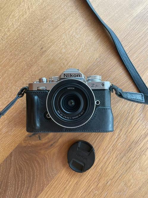 Nikon Zfc Silver + 16–50 VR inclusief leren beschermhoes, Audio, Tv en Foto, Fotocamera's Digitaal, Zo goed als nieuw, Nikon, Ophalen